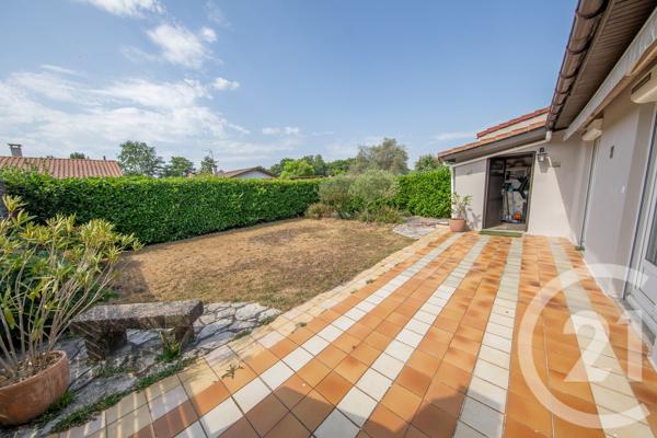 Maison à vendre  4 pièces - 83,86 m 2   ST MEDARD EN JALLES  - 33
