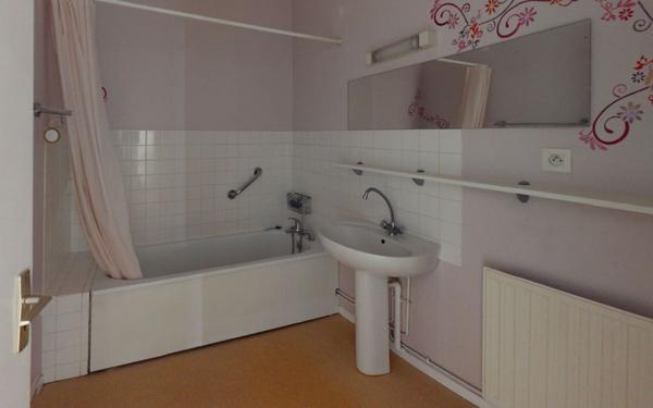 Appartement à louer    3 pièces •  Valognes