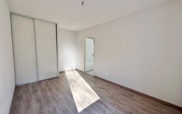 Appartement à vendre    2 pièces •  Saint-Médard-en-Jalles