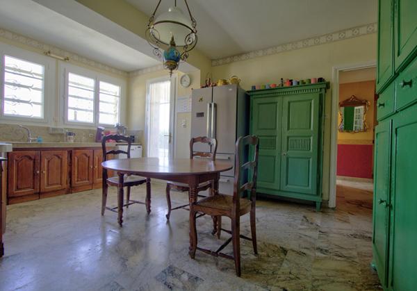 FOULAYRONNES - Ensemble immobilier de caractère de 315m² avec dépendance, garages et vue dans un environnement calme