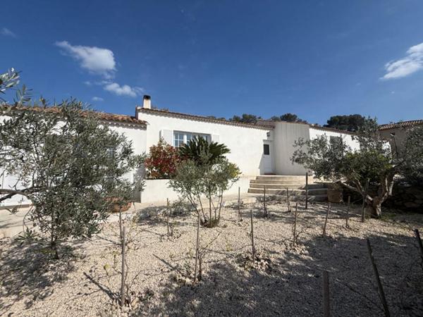 Maison de plain pied avec piscine