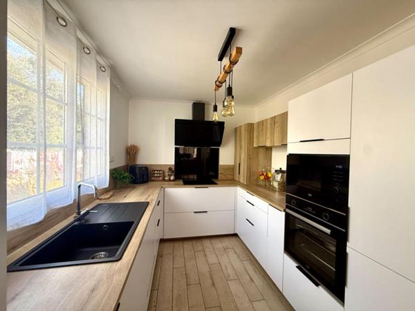 Maison de plain pied avec piscine