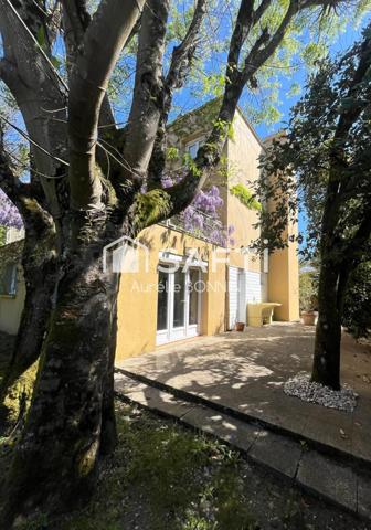 Talence Belle maison rénovée  de 165m² sur une parcelle de 480m² avec garage