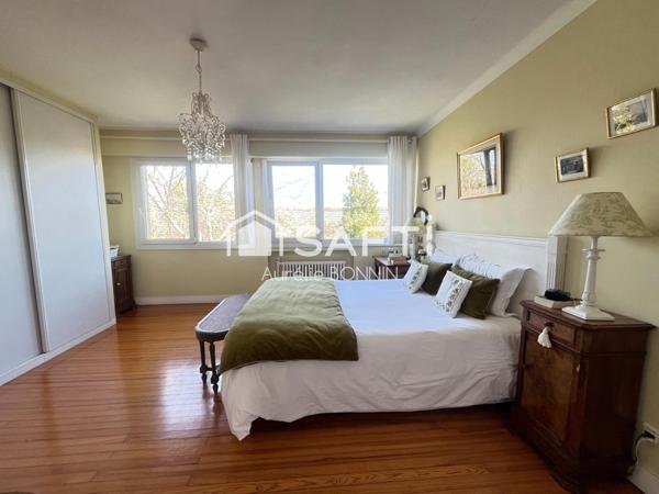 Talence Belle maison rénovée  de 165m² sur une parcelle de 480m² avec garage