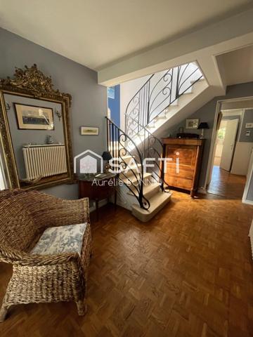 Talence Belle maison rénovée  de 165m² sur une parcelle de 480m² avec garage