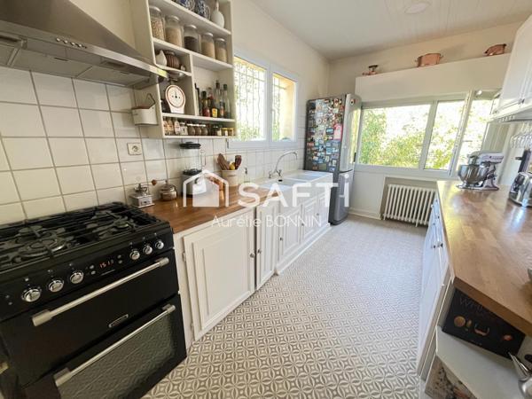 Talence Belle maison rénovée  de 165m² sur une parcelle de 480m² avec garage