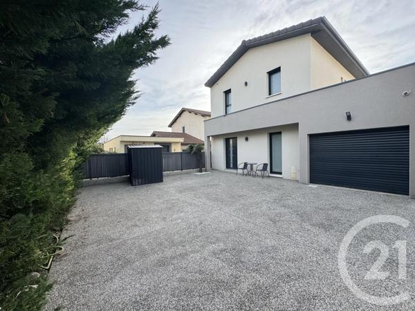 Maison à vendre  5 pièces - 116 m 2   ST PRIEST  - 69