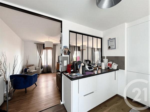 Maison à vendre  5 pièces - 116 m 2   ST PRIEST  - 69