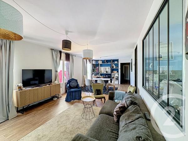 Maison à vendre  5 pièces - 116 m 2   ST PRIEST  - 69