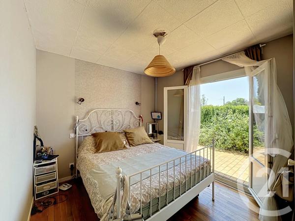 Maison à vendre  5 pièces - 116 m 2   ST PRIEST  - 69