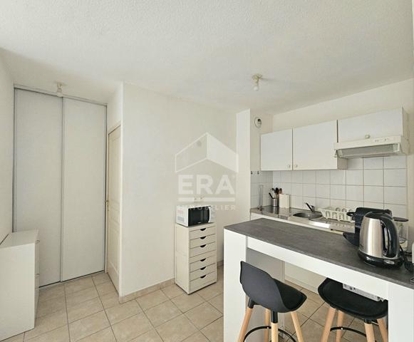 SALON DE PROVENCE - Place Morgan - Appartement T1 de 27m² au 2ème étage avec ascenseur et balcon