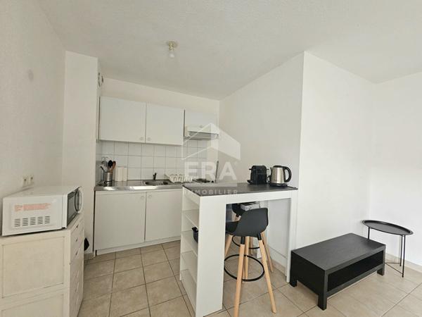 SALON DE PROVENCE - Place Morgan - Appartement T1 de 27m² au 2ème étage avec ascenseur et balcon