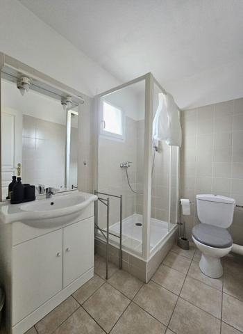 SALON DE PROVENCE - Place Morgan - Appartement T1 de 27m² au 2ème étage avec ascenseur et balcon