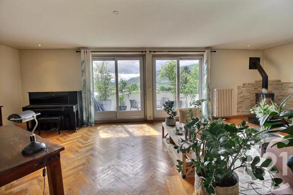 Maison à vendre  8 pièces - 200 m 2   GAILLARD  - 74