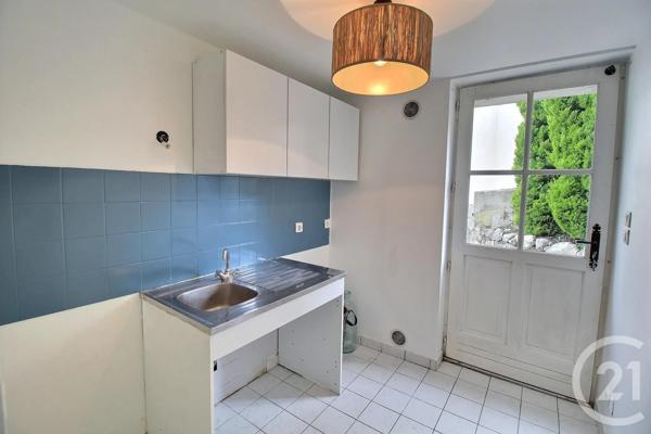 Maison à vendre  8 pièces - 200 m 2   GAILLARD  - 74