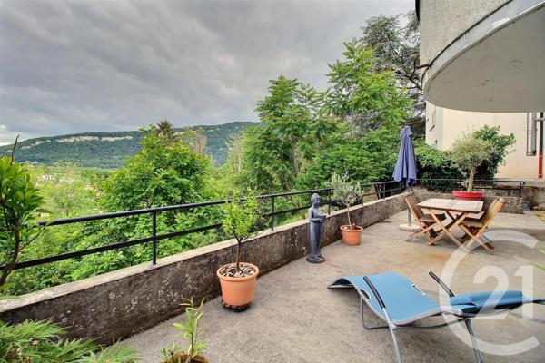 Maison à vendre  8 pièces - 200 m 2   GAILLARD  - 74