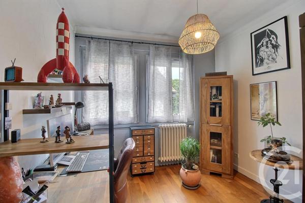 Maison à vendre  8 pièces - 200 m 2   GAILLARD  - 74