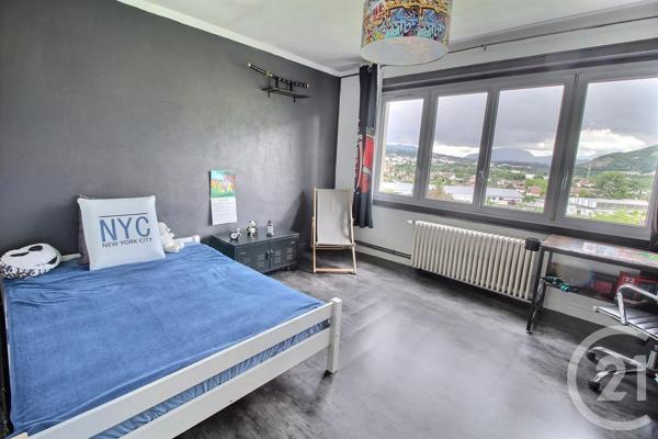 Maison à vendre  8 pièces - 200 m 2   GAILLARD  - 74
