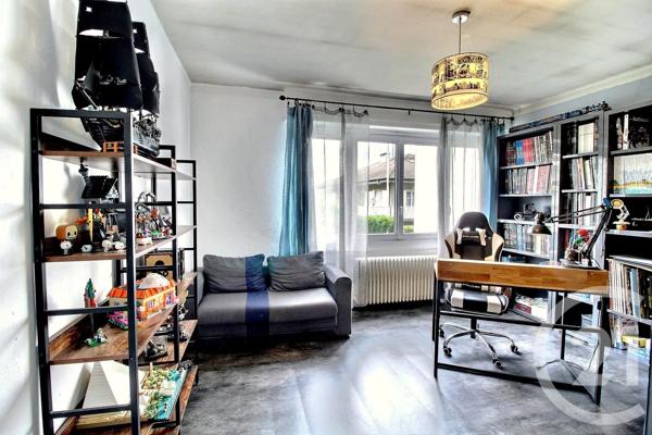 Maison à vendre  8 pièces - 200 m 2   GAILLARD  - 74