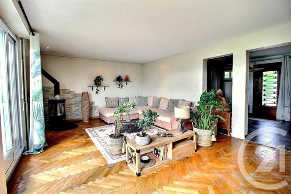Maison à vendre  8 pièces - 200 m 2   GAILLARD  - 74