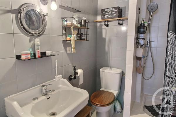 Maison à vendre  8 pièces - 200 m 2   GAILLARD  - 74