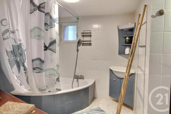 Maison à vendre  8 pièces - 200 m 2   GAILLARD  - 74