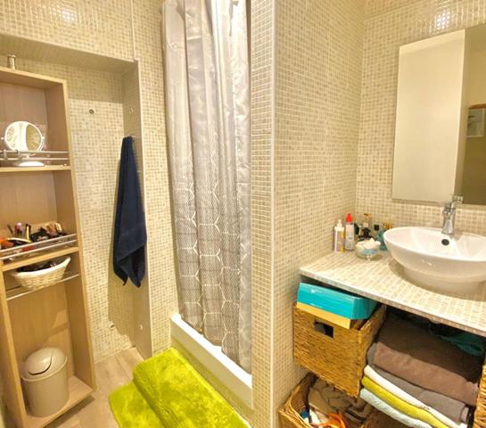 Appartement 4 pièces 100 m2 avec cour et Garage