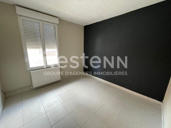 IMMEUBLE A VENDRE A TERGNIER - (02700 QUESSY) - SPECIAL INVESTISSEUR - LOCAL COMMERCIAL AU REZ DE CHAUSSEE ET LOGEMENTS A L'ETAGE