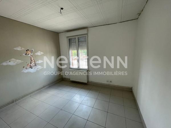 IMMEUBLE A VENDRE A TERGNIER - (02700 QUESSY) - SPECIAL INVESTISSEUR - LOCAL COMMERCIAL AU REZ DE CHAUSSEE ET LOGEMENTS A L'ETAGE