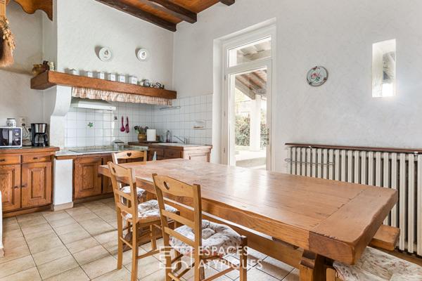 Spacieux Corps de Ferme avec piscine et dépendances au Nord Est de Toulouse