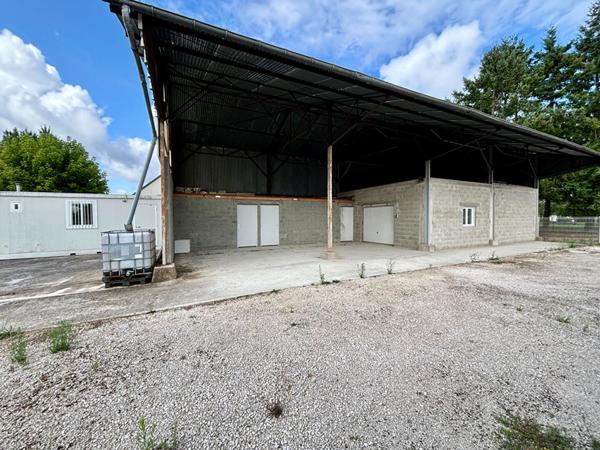 Hangar sur terrain constructible