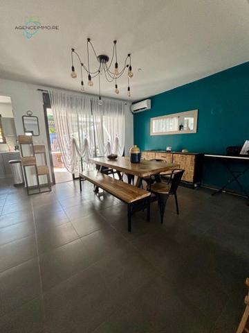 Maison F4 mitoyenne de 102 m2 Résidence LIMA à la Possession.