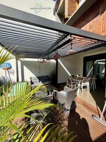 Maison F4 mitoyenne de 102 m2 Résidence LIMA à la Possession.