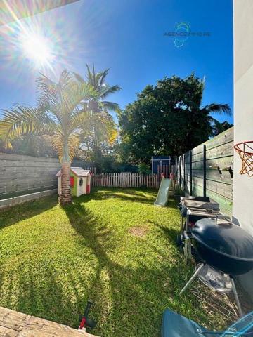 Maison F4 mitoyenne de 102 m2 Résidence LIMA à la Possession.