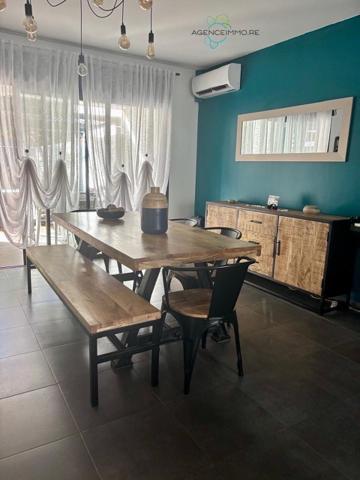 Maison F4 mitoyenne de 102 m2 Résidence LIMA à la Possession.