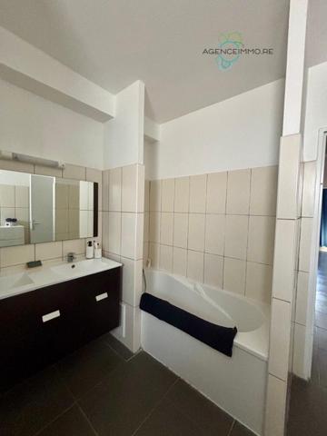 Maison F4 mitoyenne de 102 m2 Résidence LIMA à la Possession.