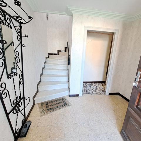 A VENDRE LAVELANET MAISON AVEC JARDIN ET 2 GARAGES / 2 APPARTEMENTS