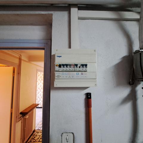 A VENDRE LAVELANET MAISON AVEC JARDIN ET 2 GARAGES / 2 APPARTEMENTS