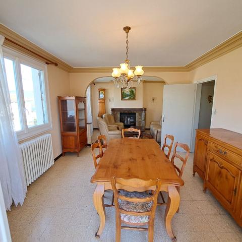 A VENDRE LAVELANET MAISON AVEC JARDIN ET 2 GARAGES / 2 APPARTEMENTS