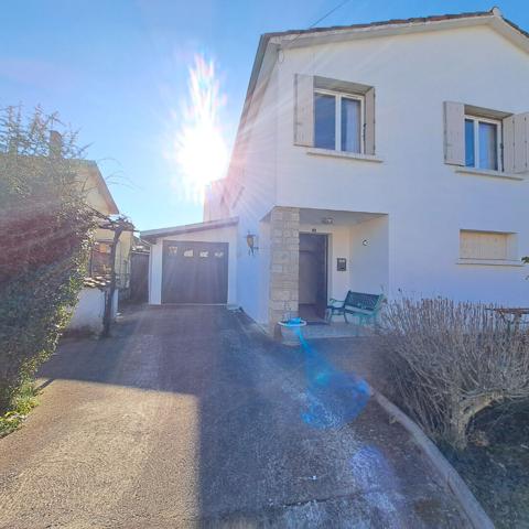 A VENDRE LAVELANET MAISON AVEC JARDIN ET 2 GARAGES / 2 APPARTEMENTS
