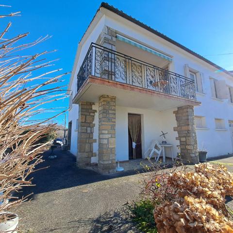 A VENDRE LAVELANET MAISON AVEC JARDIN ET 2 GARAGES / 2 APPARTEMENTS