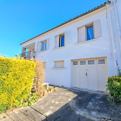 A VENDRE LAVELANET MAISON AVEC JARDIN ET 2 GARAGES / 2 APPARTEMENTS