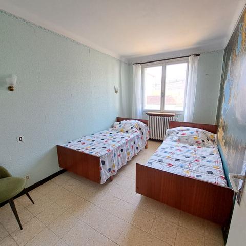 A VENDRE LAVELANET MAISON AVEC JARDIN ET 2 GARAGES / 2 APPARTEMENTS