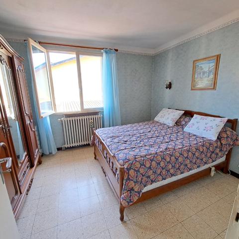 A VENDRE LAVELANET MAISON AVEC JARDIN ET 2 GARAGES / 2 APPARTEMENTS
