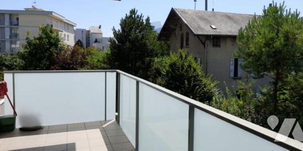 Appartement T2 avec garage et parking privatif