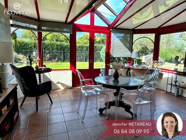 Maison de plain-pied 2/3 chambres + bureau à la décoration soignée