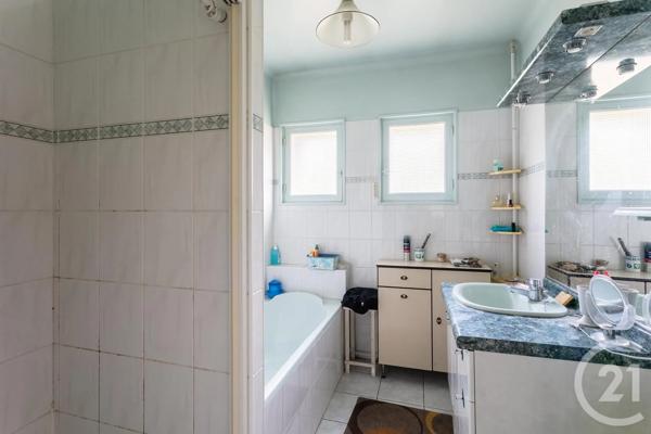 Maison à vendre  4 pièces - 103,50 m 2   VAYRAC  - 46