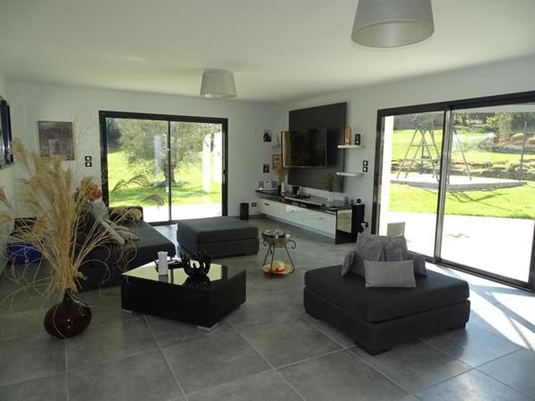 Villa Sainte Nathalene 5 pièce(s) 147.03 m2