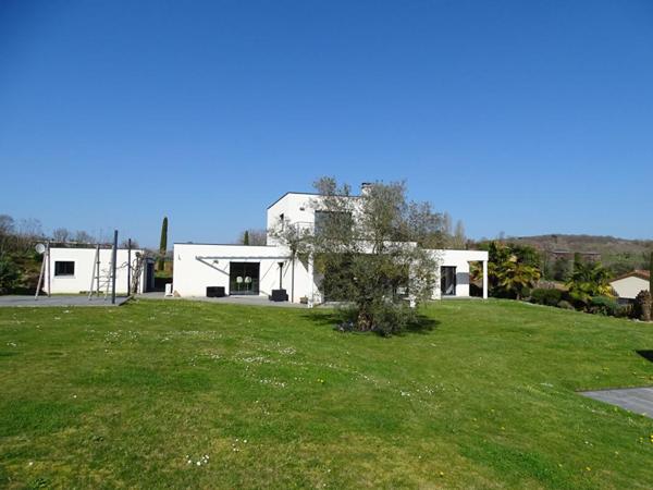 Villa Sainte Nathalene 5 pièce(s) 147.03 m2