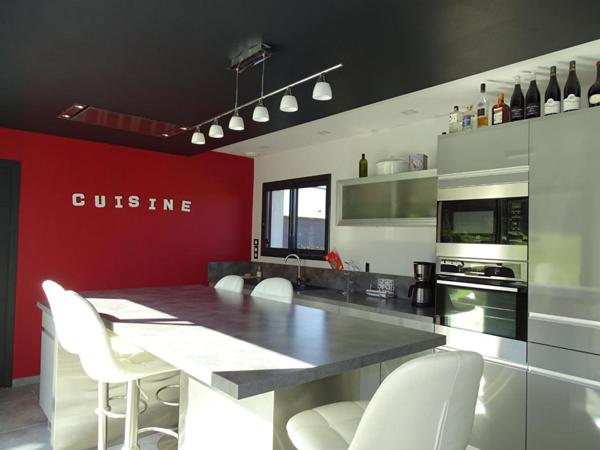 Villa Sainte Nathalene 5 pièce(s) 147.03 m2